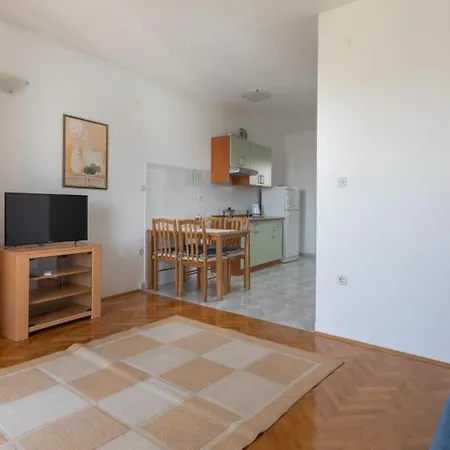 Apartment Vela Tucepi